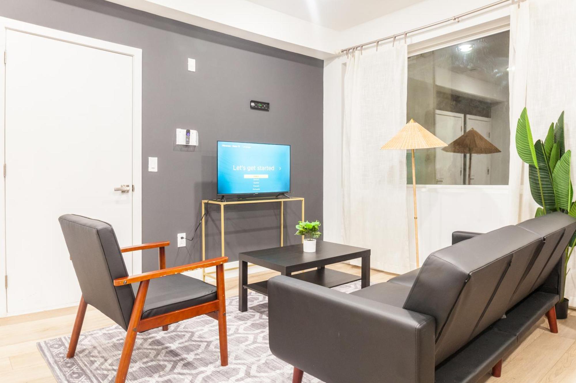 2-bedroom 2-bath- Wd,trendy -wifi-free-parking *